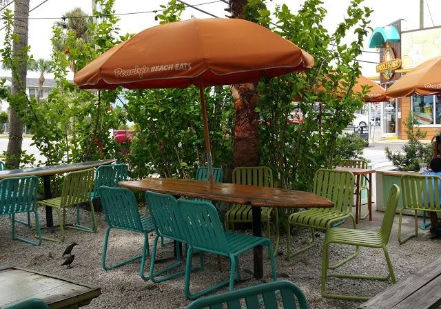 Pearly's Beach Eats
